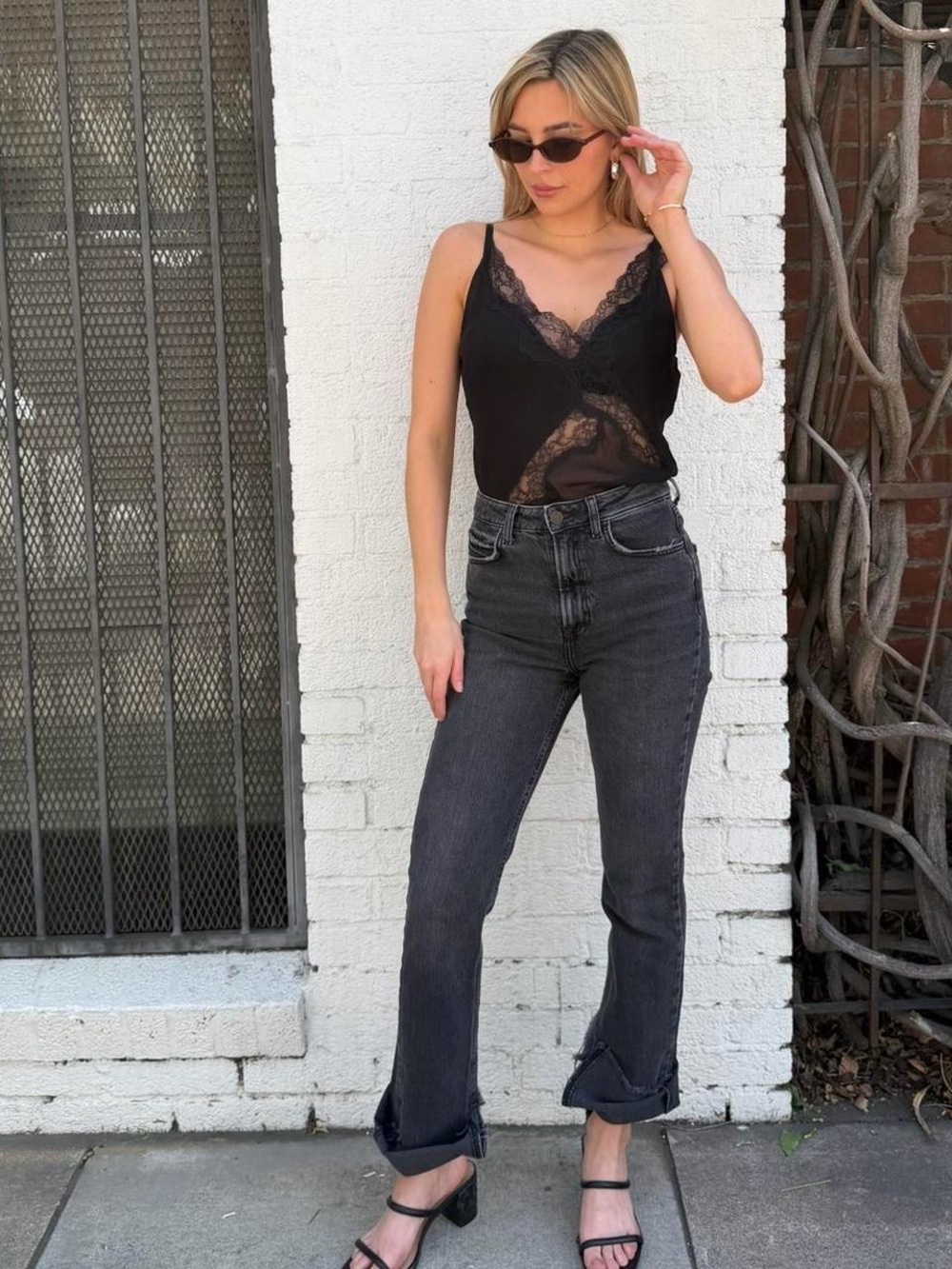 Zara black high-waisted straight-leg slim fit jeans Size 4 / inseam 32